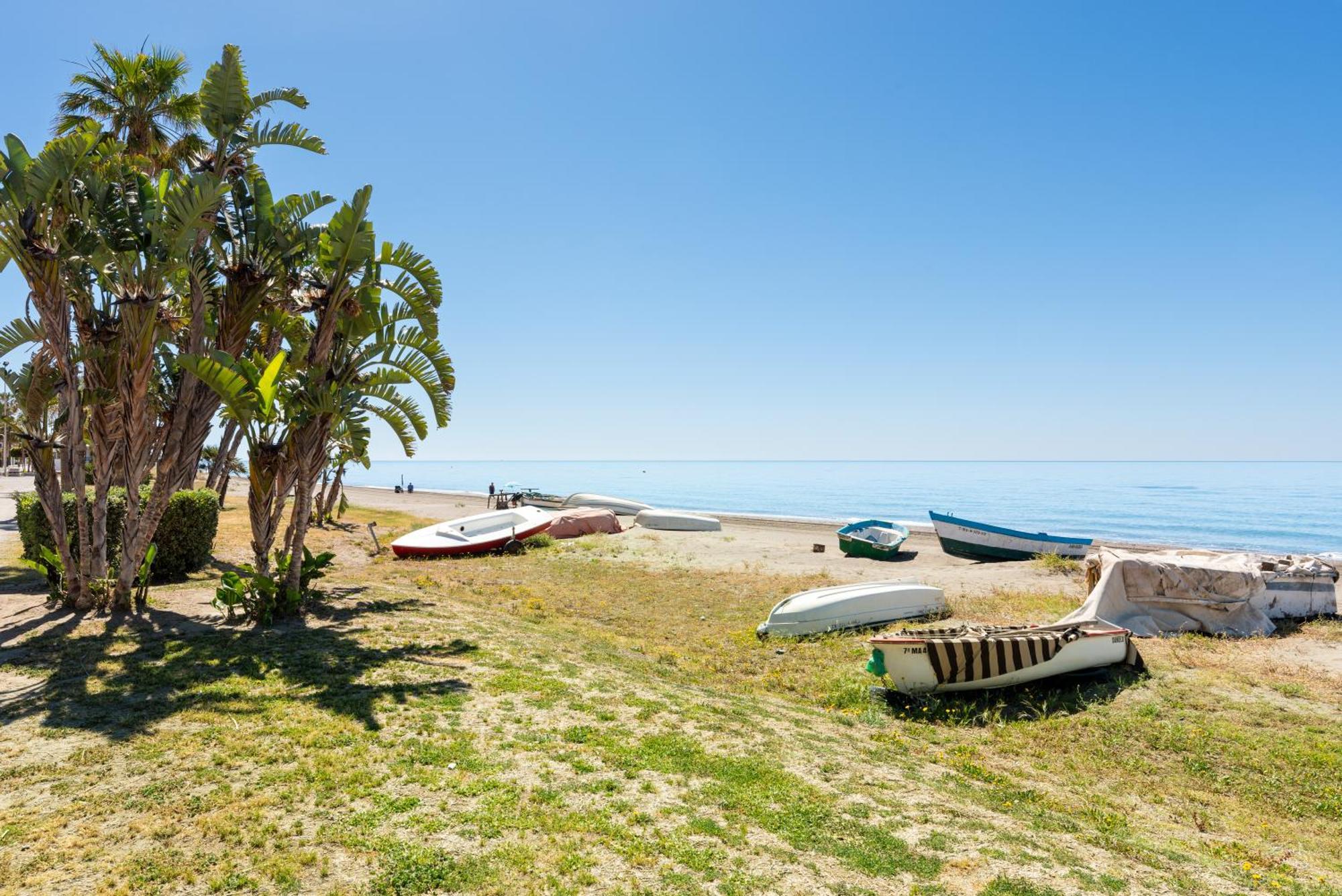 Wintowinrentals 1ª Linea De Playa, Parking Y Wifi Rincón de la Victoria Exterior foto